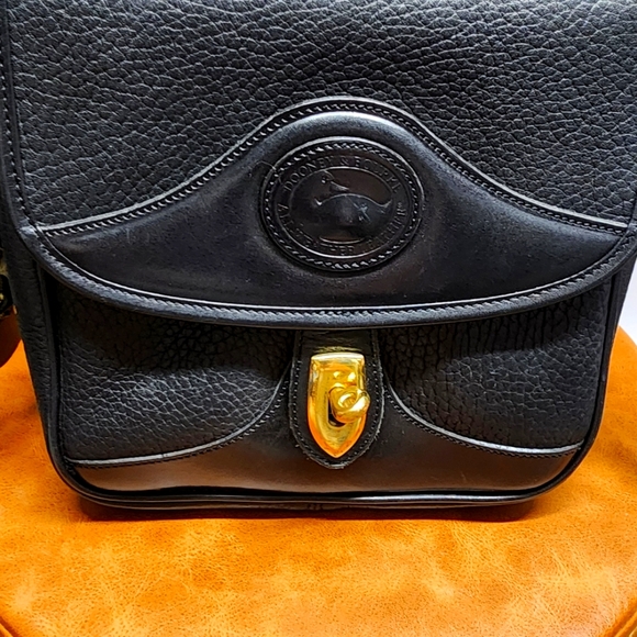 Dooney n Burke crossbody medium ebony - Picture 1 of 3